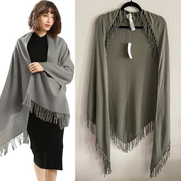 Chicos Women’s Knit Triangle Wrap Fringe Tassel Coastal Grandma Contemporary - Picture 1 of 11